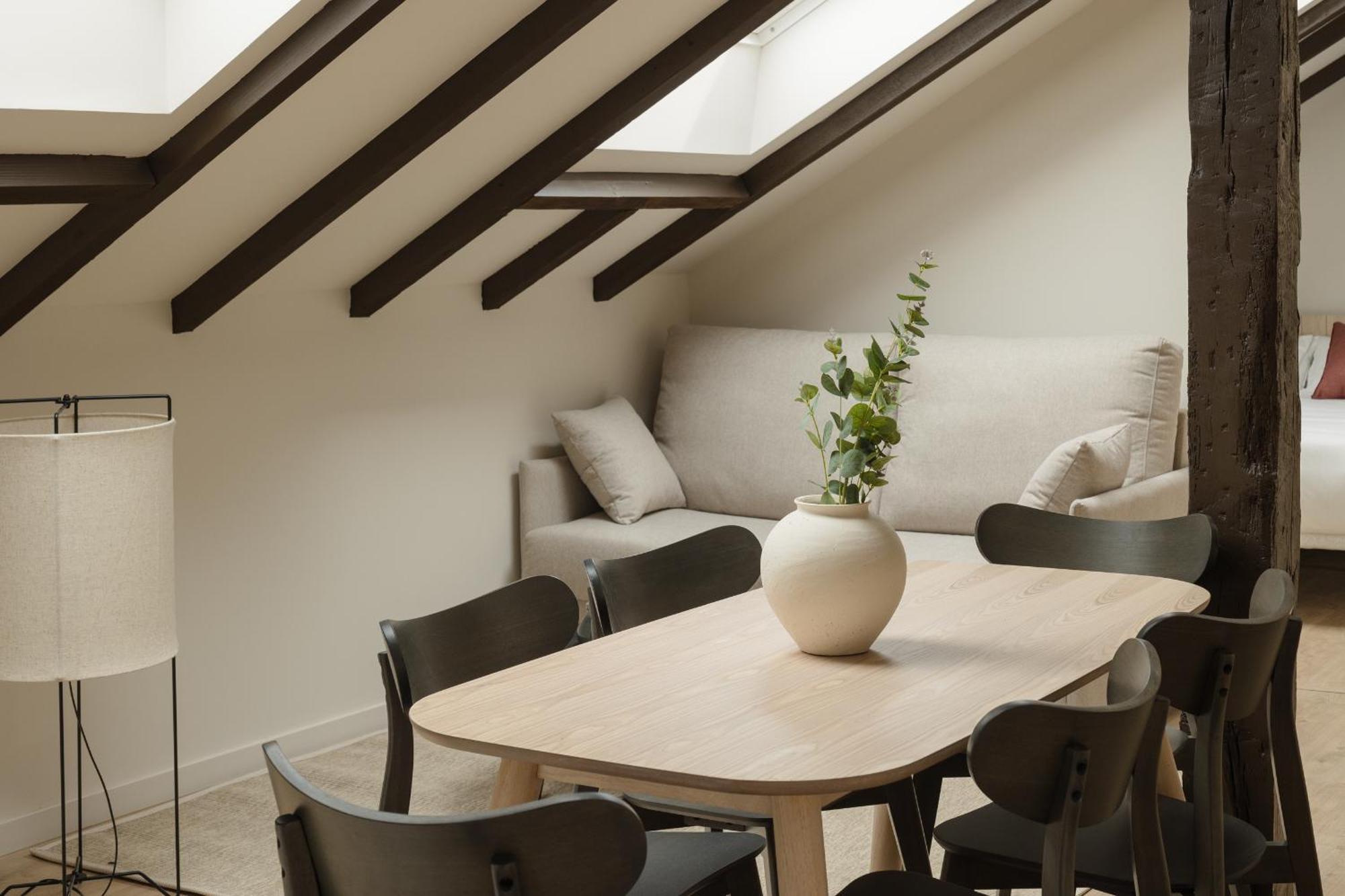 Libere Bilbao Ledesma Apartment Bagian luar foto