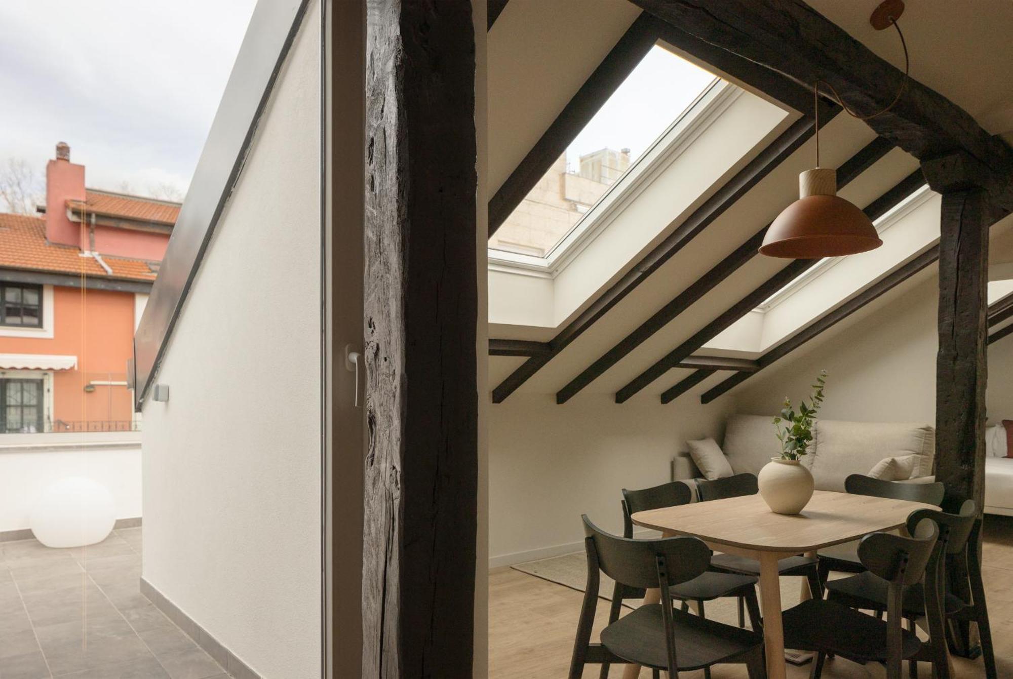 Libere Bilbao Ledesma Apartment Bagian luar foto